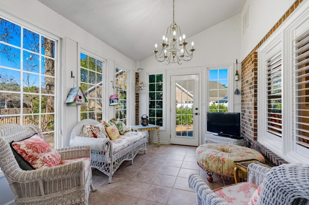 27 Red Tail Hawk Loop Photo 24