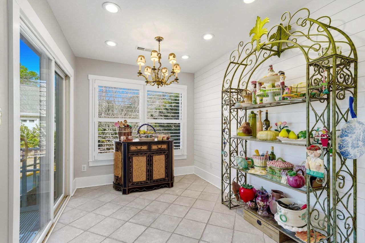 27 Red Tail Hawk Loop Photo 8