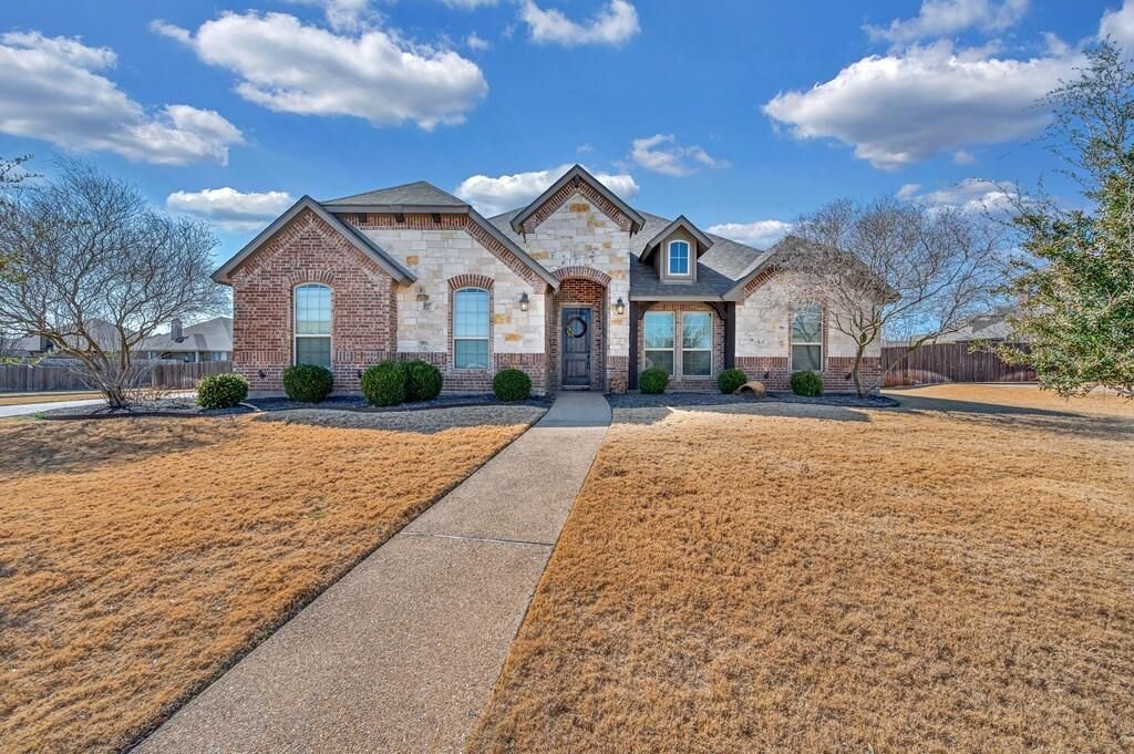 1085 Hesselridge Drive, Hewitt, TX 76643 Main Photo