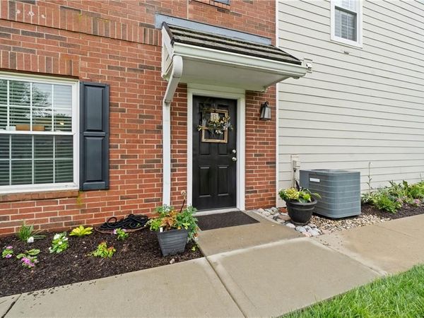 11615 Tomahawk Creek Parkway, Unit #B, Leawood, KS 66211