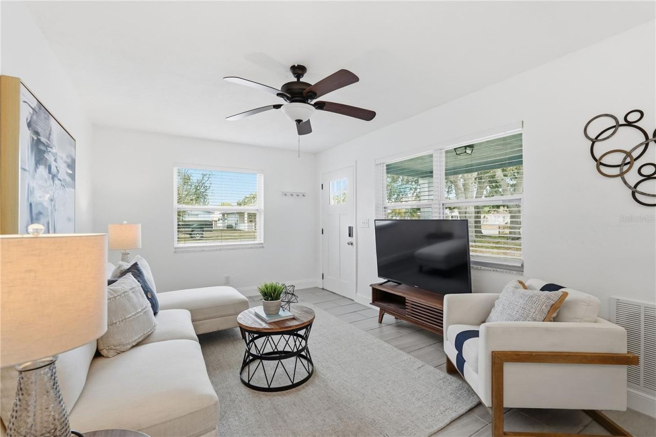 546 90th Avenue N, Saint Petersburg, FL 33702 Photo