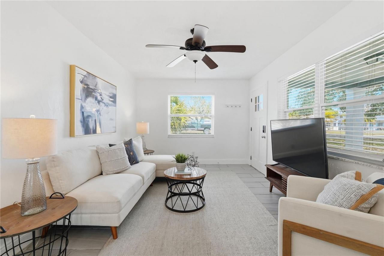 546 90th Avenue N, Saint Petersburg, FL 33702 Photo