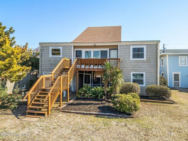 714 Ocean Boulevard, Topsail Beach, NC 28445