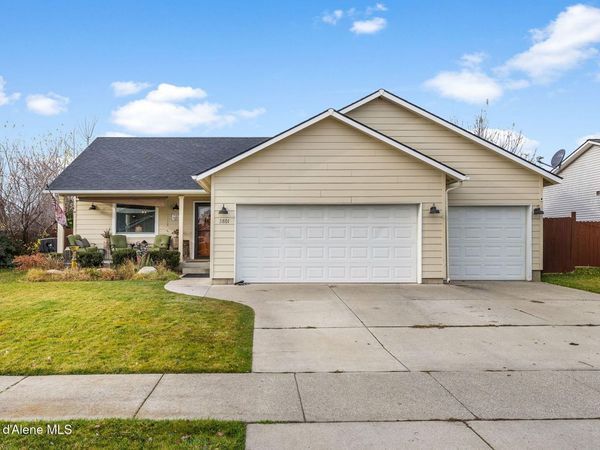 3801 N Maxfli LN , Post Falls, ID 83854