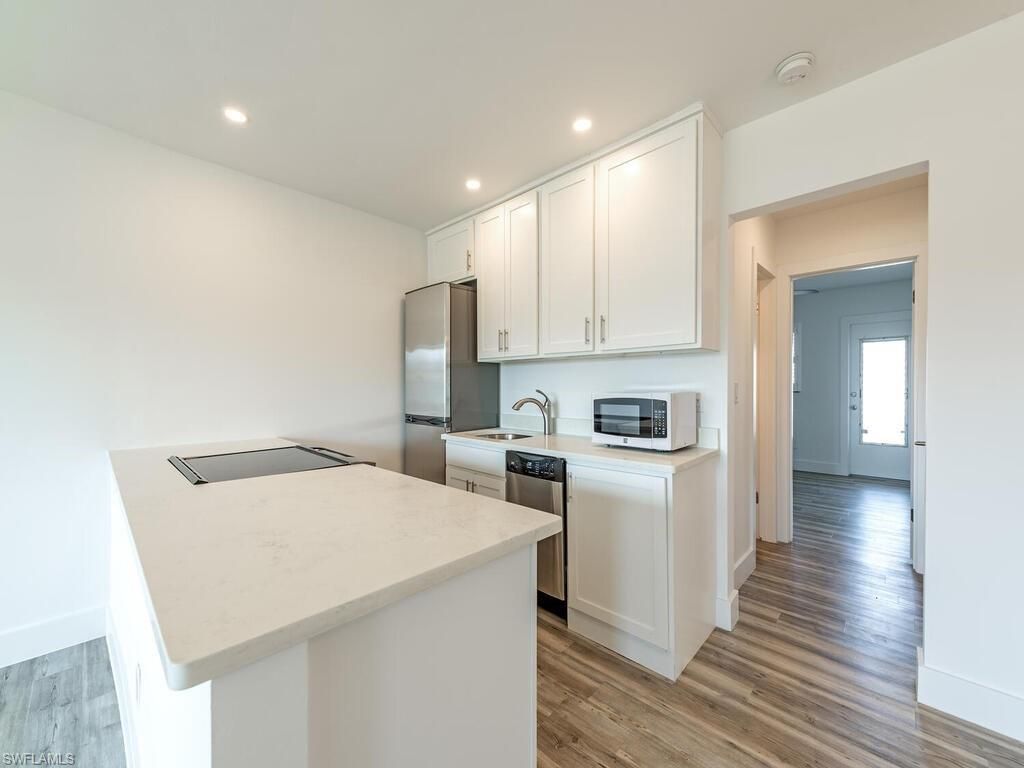 473 12th Ave S, Unit B13, Naples, FL 34102 Photo