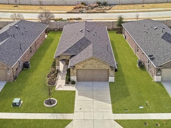 200 Sleepy Willow Lane, McKinney, TX 75071