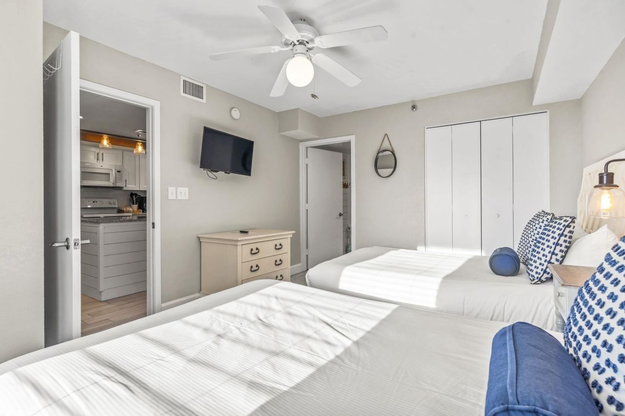 161 Seawatch Dr.  Photo 18