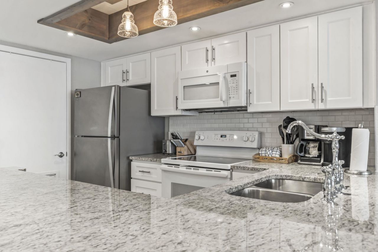 161 Seawatch Dr.  Photo 6