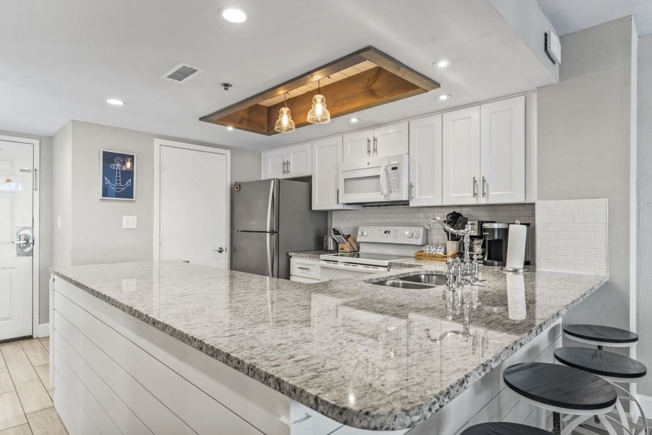 161 Seawatch Dr.  Photo 7