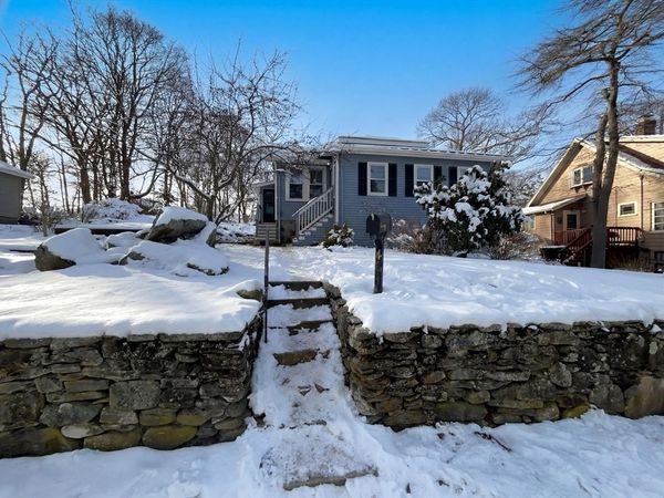 46 Roosevelt Rd, Weymouth, MA 02188