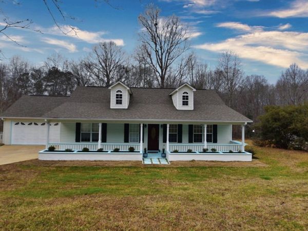 105 Redwood Drive, Lagrange, GA 30240