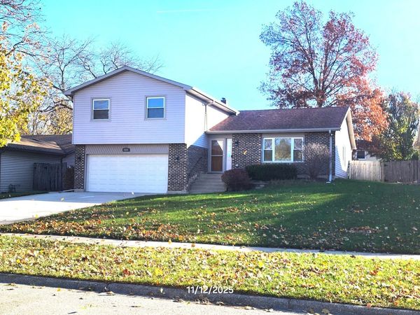 1035 W ELMWOOD Lane, Bartlett, IL 60103