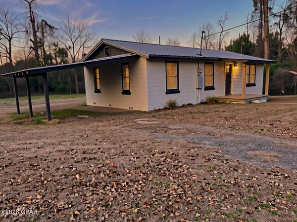 2925 Orange Street , Marianna, FL 32448