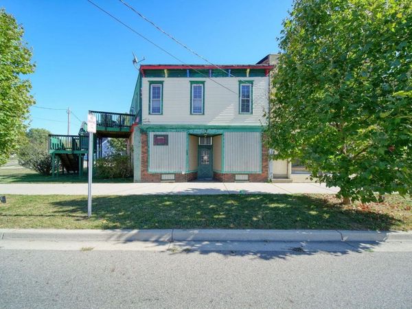 809 Greenwood Avenue, Jackson, MI 49203