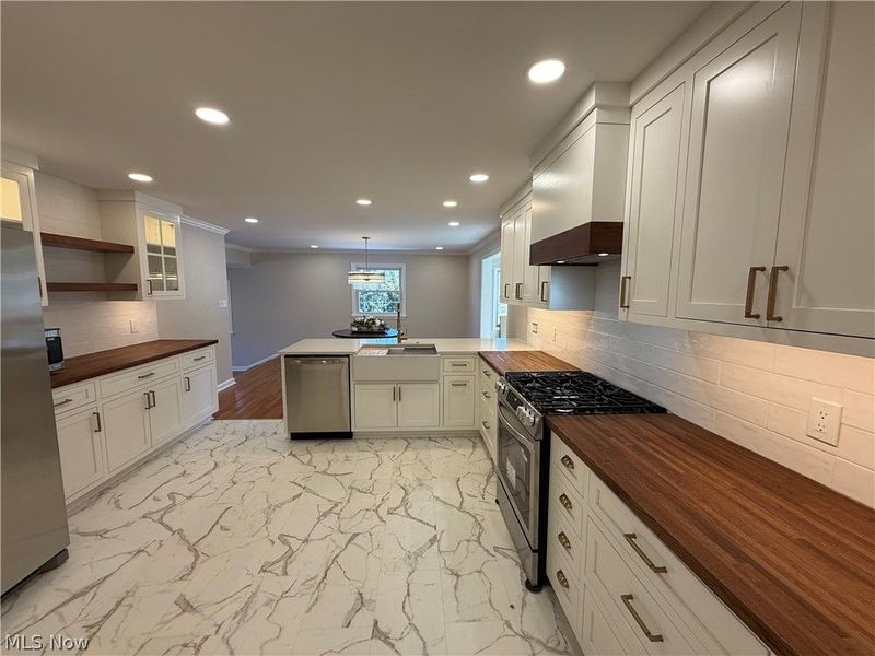 1691 Knob Hill Drive, Coshocton, OH 43812 Photo 10