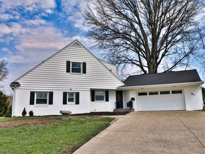 1691 Knob Hill Drive, Coshocton, OH 43812 Photo 2