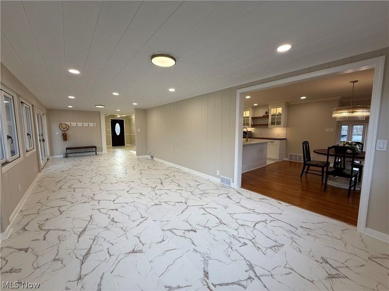 1691 Knob Hill Drive, Coshocton, OH 43812 Photo 3