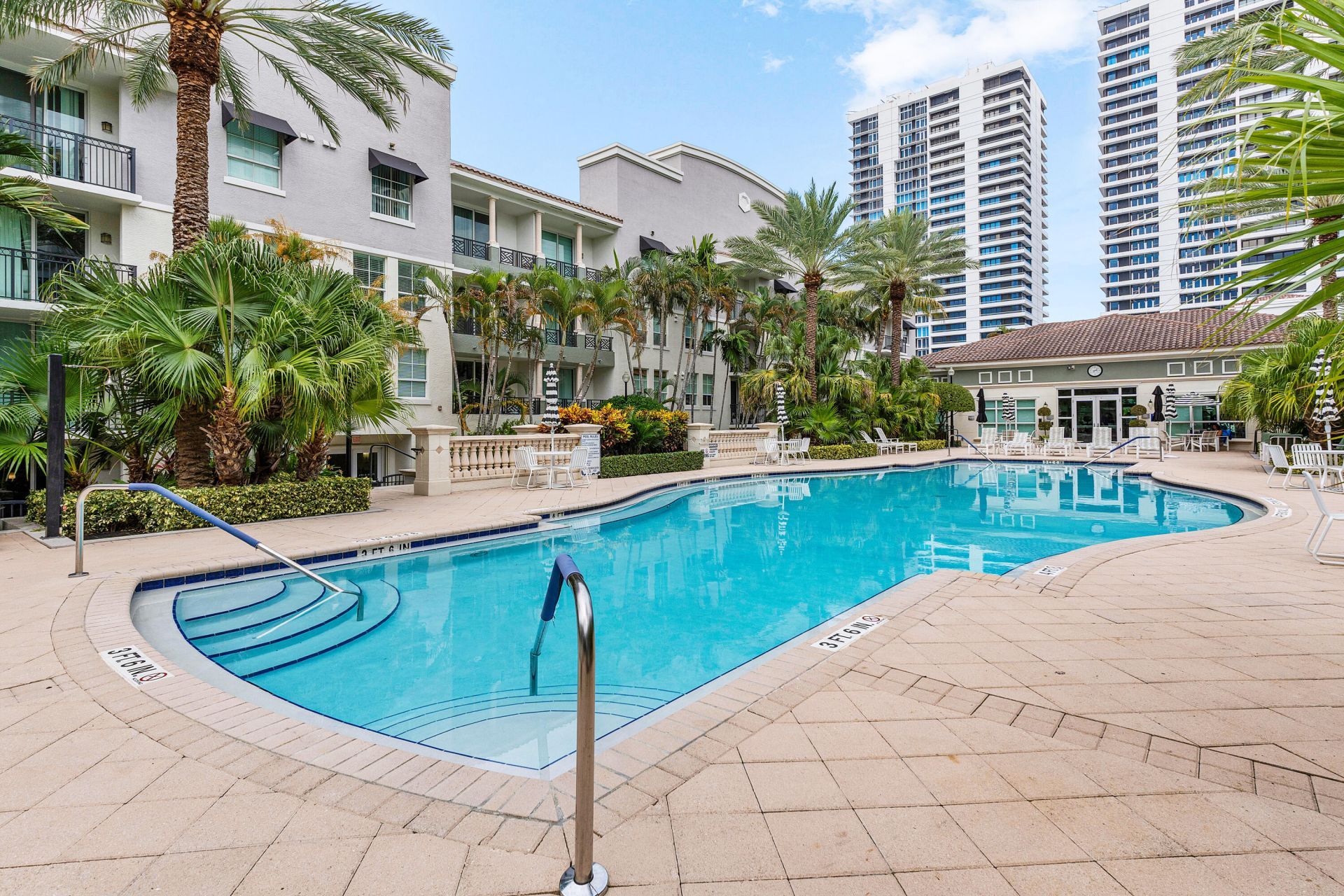 600 S Dixie Highway, Unit 735, West Palm Beach, FL 33401 Photo