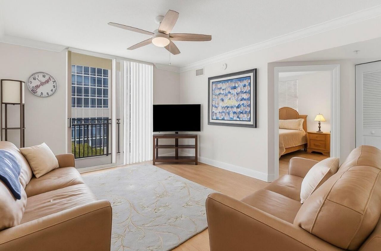 600 S Dixie Highway, Unit 735, West Palm Beach, FL 33401 Photo