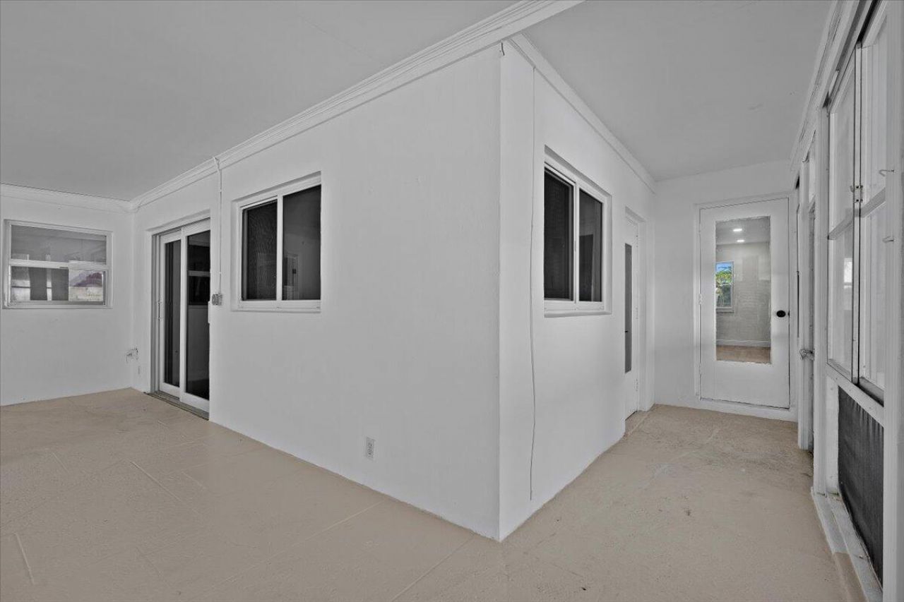 841 Highland Drive, West Palm Beach, FL 33405 Photo