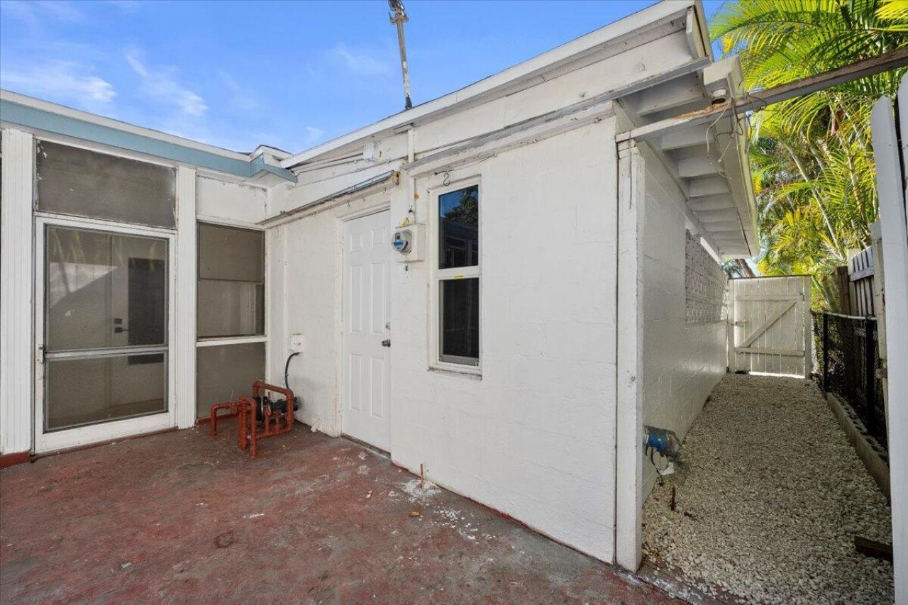 841 Highland Drive, West Palm Beach, FL 33405 Photo