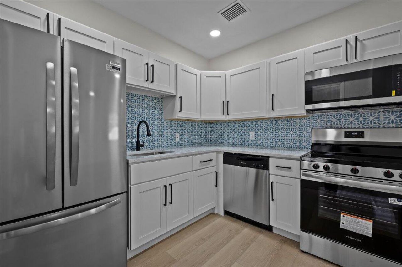 841 Highland Drive, West Palm Beach, FL 33405 Photo