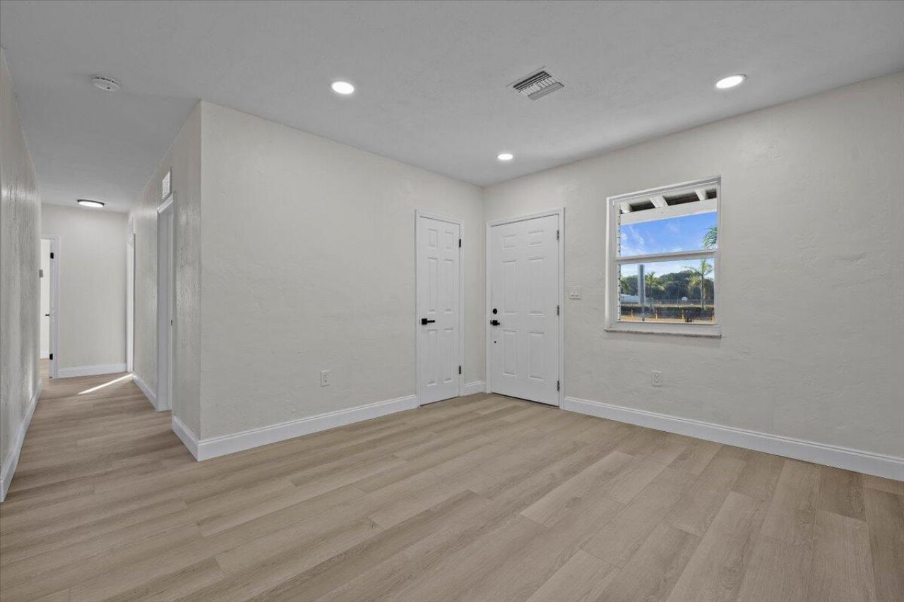 841 Highland Drive, West Palm Beach, FL 33405 Photo