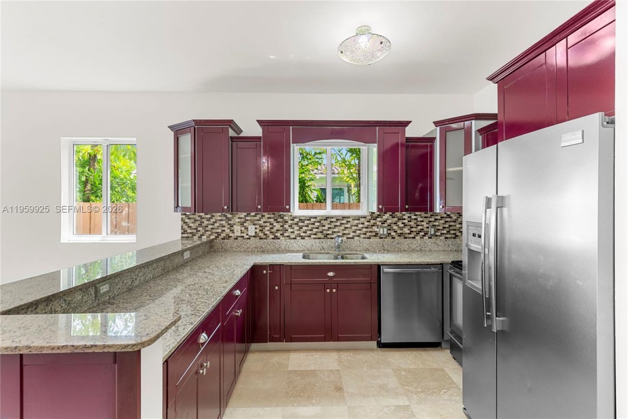 4025 SW 10th St, Miami, FL 33134 Photo