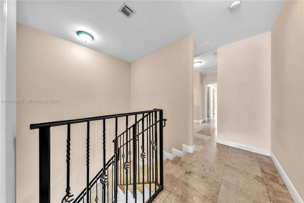 4025 SW 10th St, Miami, FL 33134 Photo