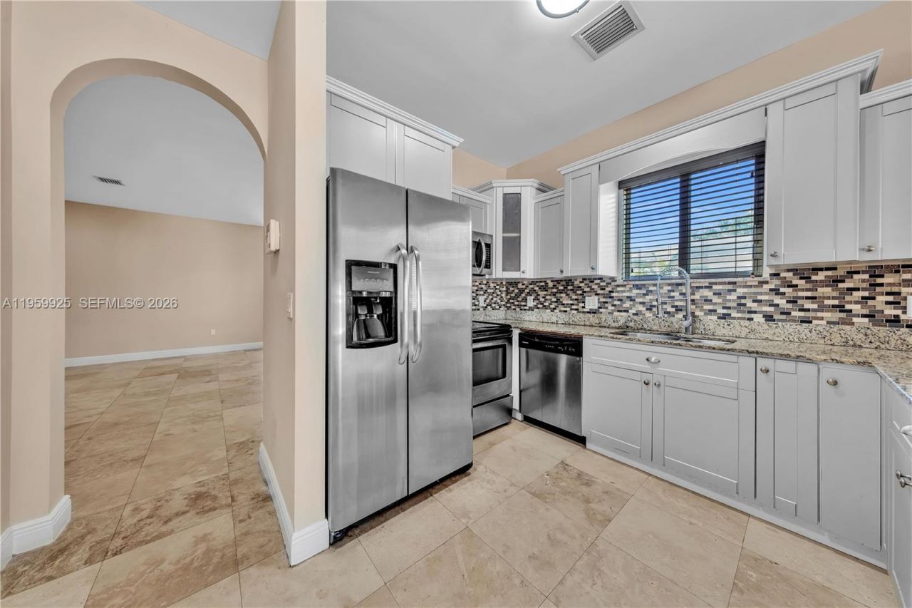 4025 SW 10th St, Miami, FL 33134 Photo
