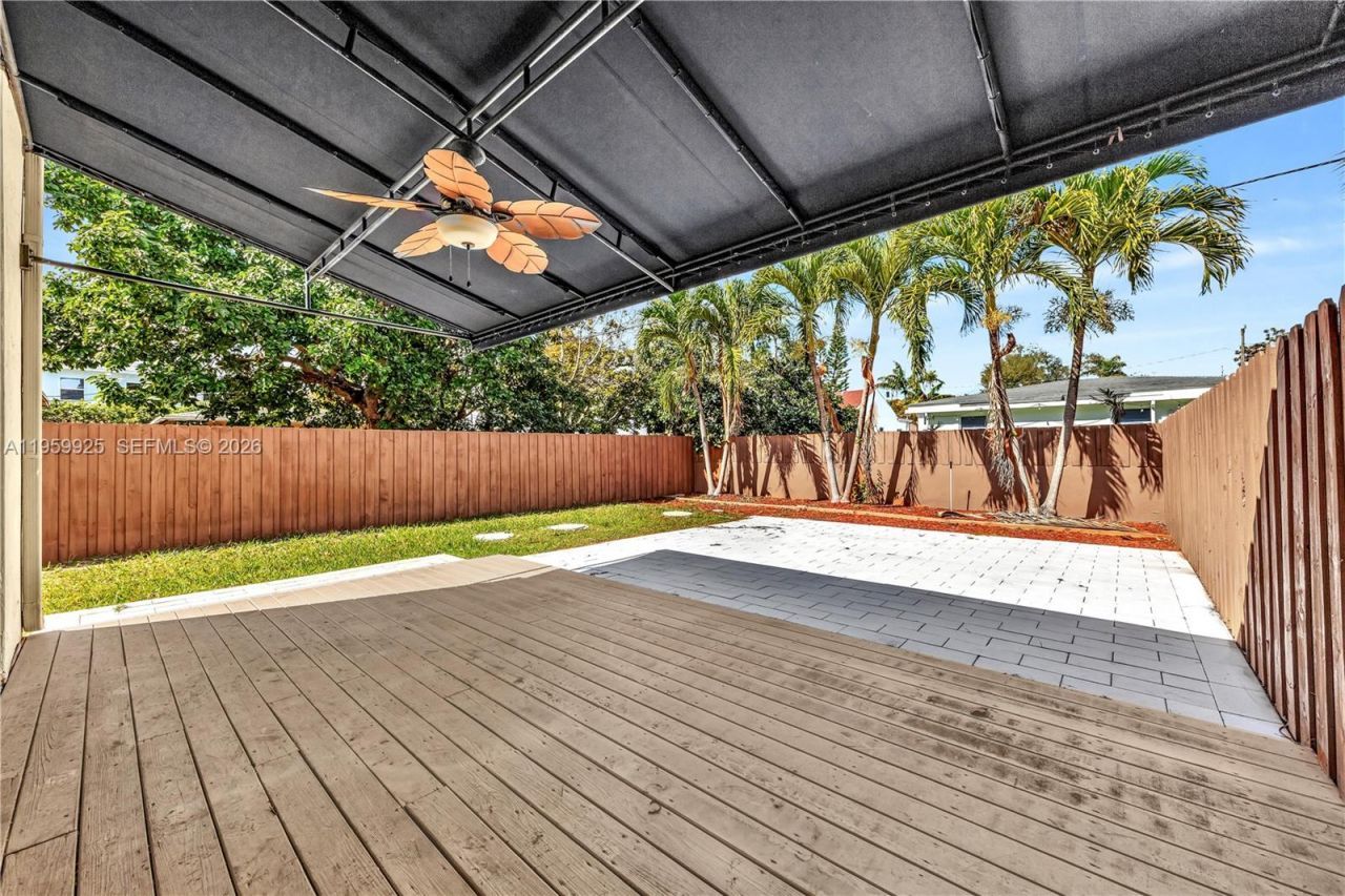 4025 SW 10th St, Miami, FL 33134 Photo