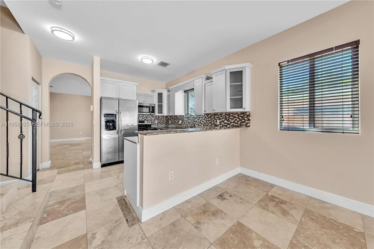 4025 SW 10th St , Miami, FL 33134 Photo