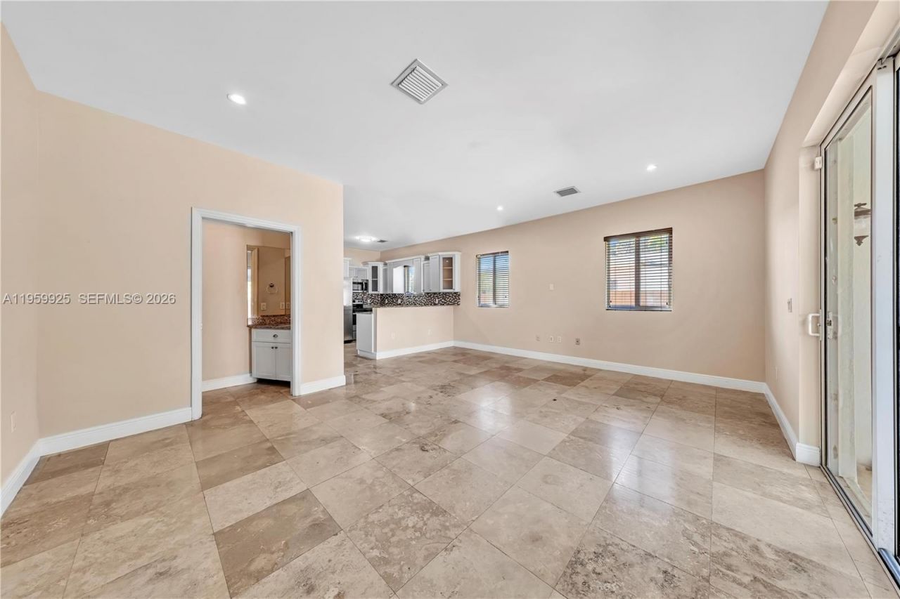 4025 SW 10th St , Miami, FL 33134 Photo