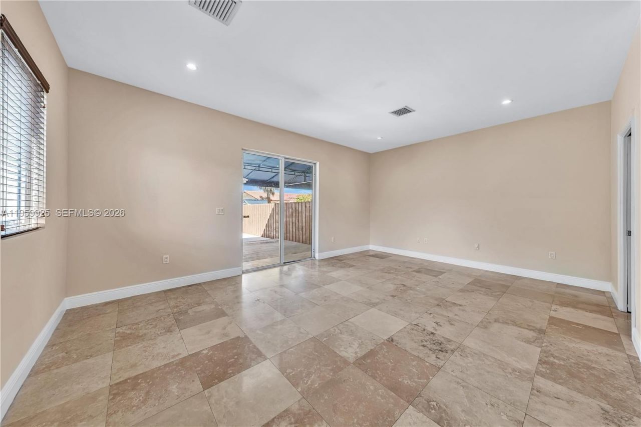 4025 SW 10th St, Miami, FL 33134 Photo