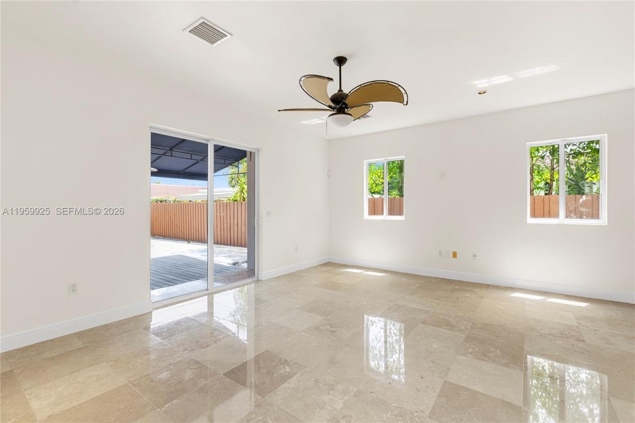 4025 SW 10th St, Miami, FL 33134 Photo