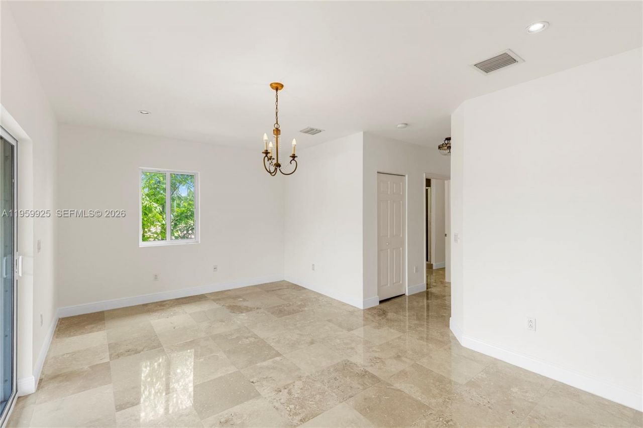 4025 SW 10th St, Miami, FL 33134 Photo