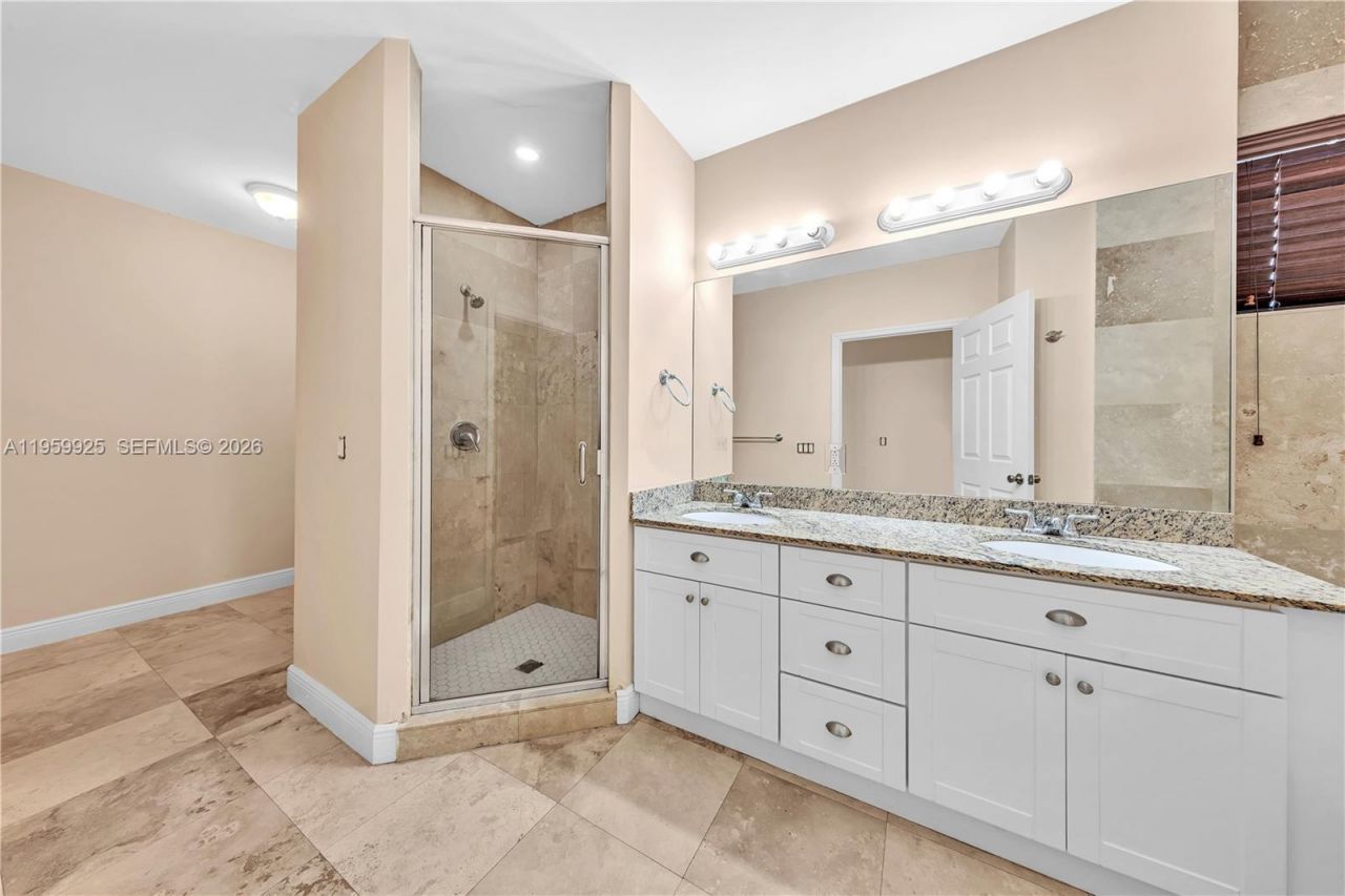 4025 SW 10th St, Miami, FL 33134 Photo