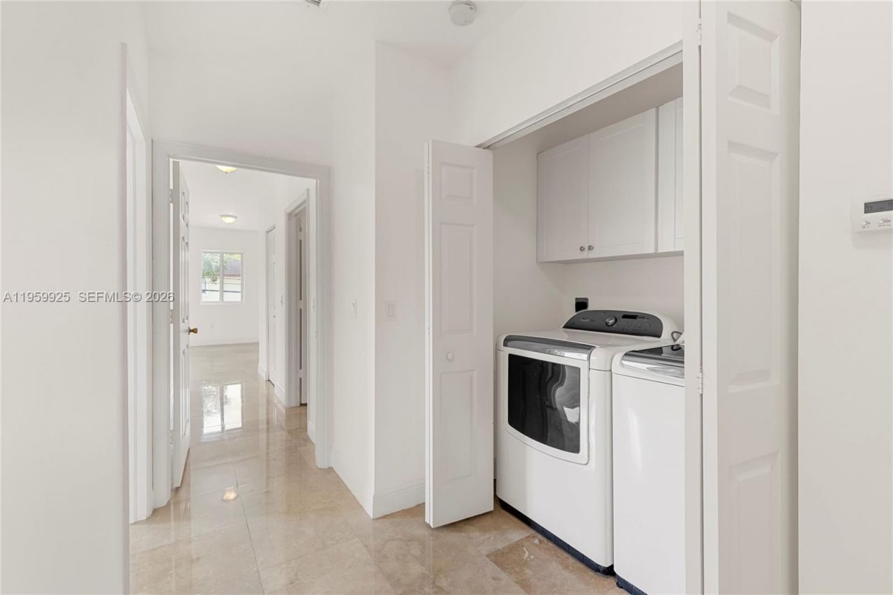 4025 SW 10th St, Miami, FL 33134 Photo