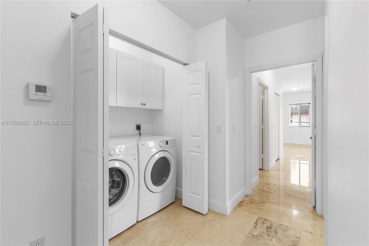 4025 SW 10th St, Miami, FL 33134 Photo