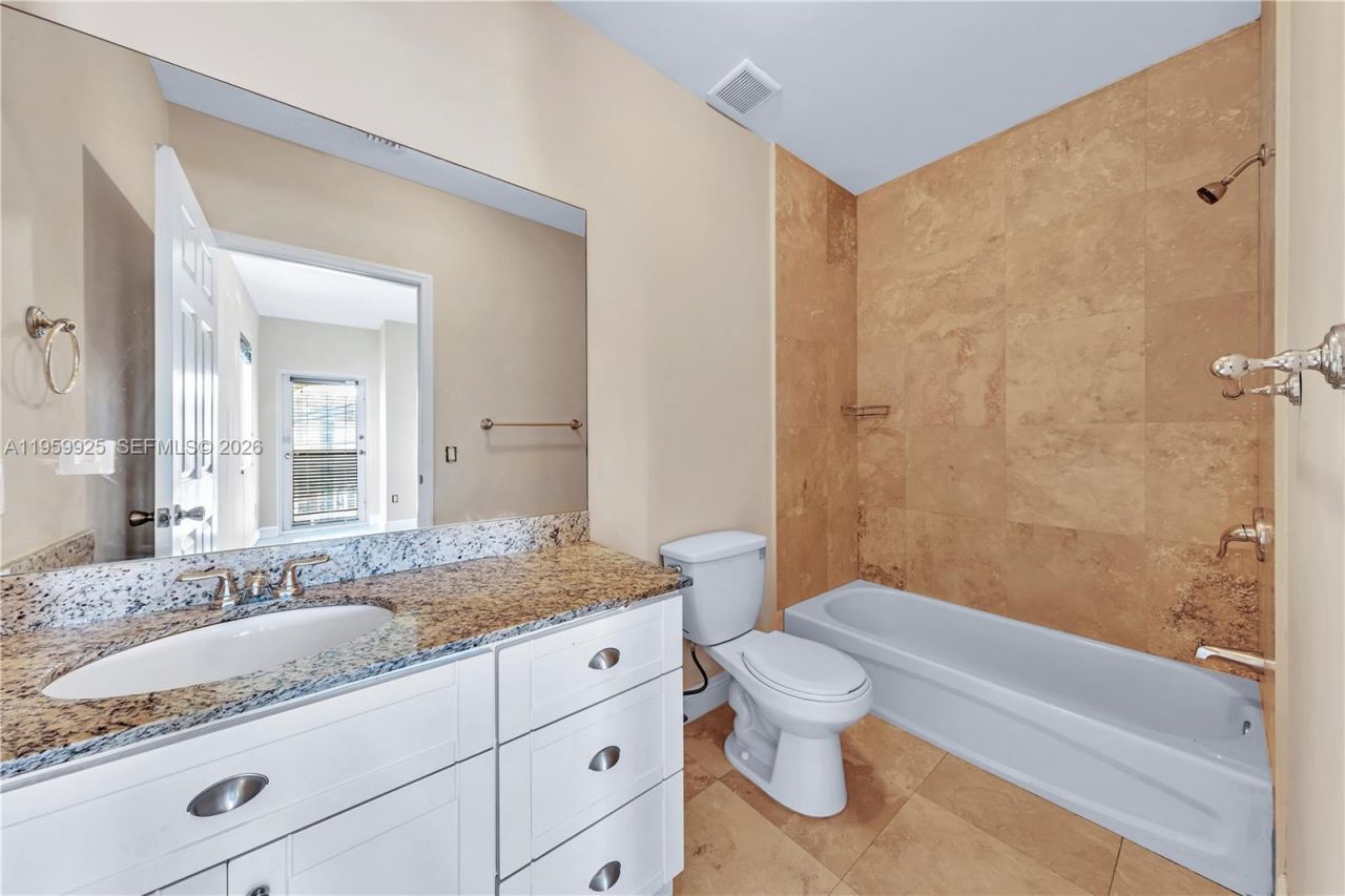 4025 SW 10th St, Miami, FL 33134 Photo