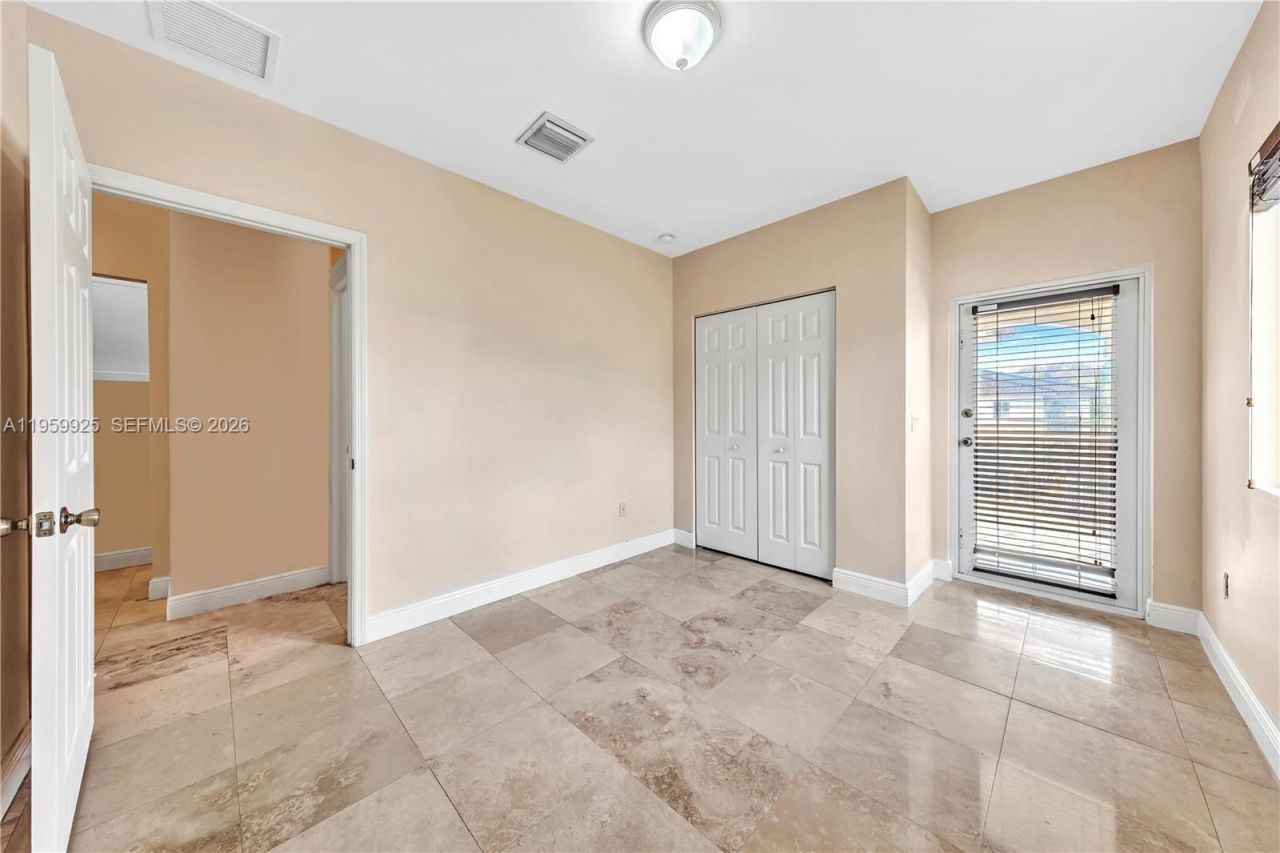 4025 SW 10th St, Miami, FL 33134 Photo