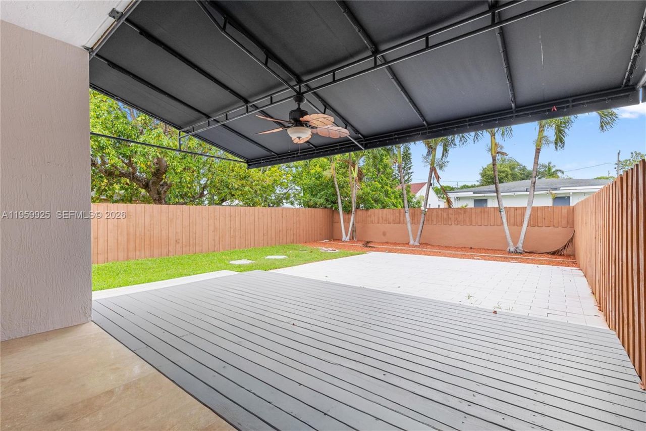 4025 SW 10th St, Miami, FL 33134 Photo