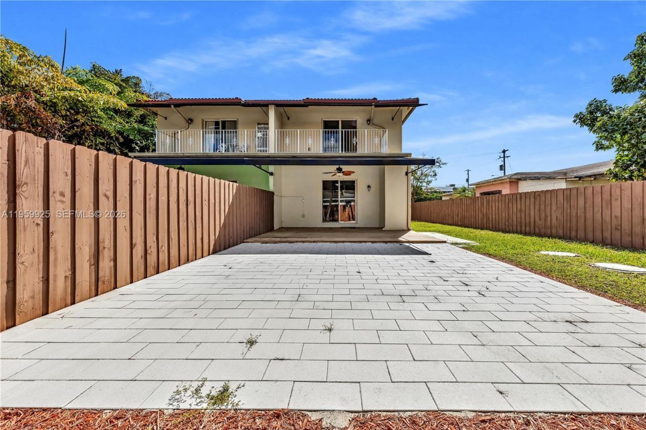 4025 SW 10th St , Miami, FL 33134 Photo