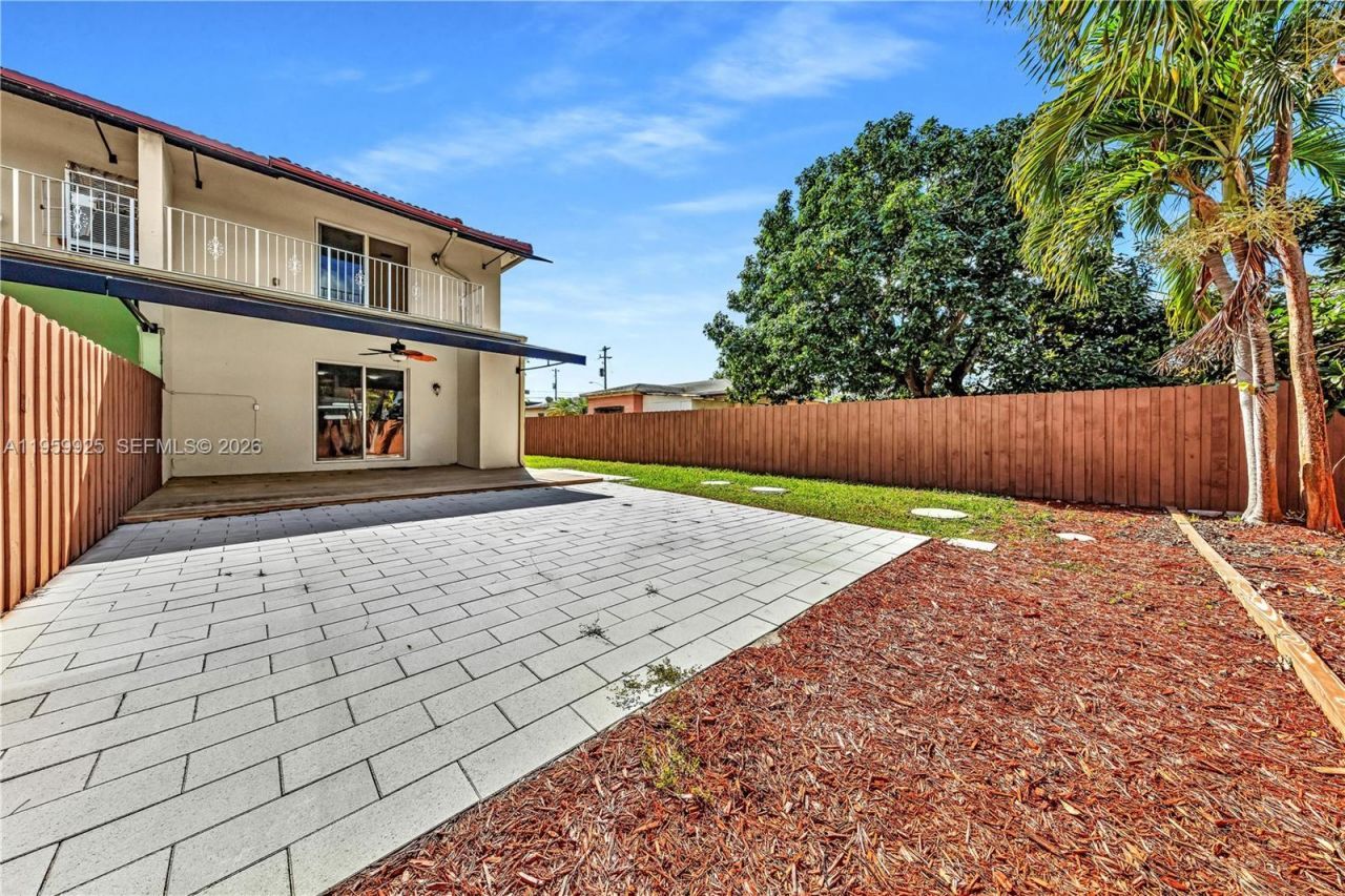 4025 SW 10th St, Miami, FL 33134 Photo