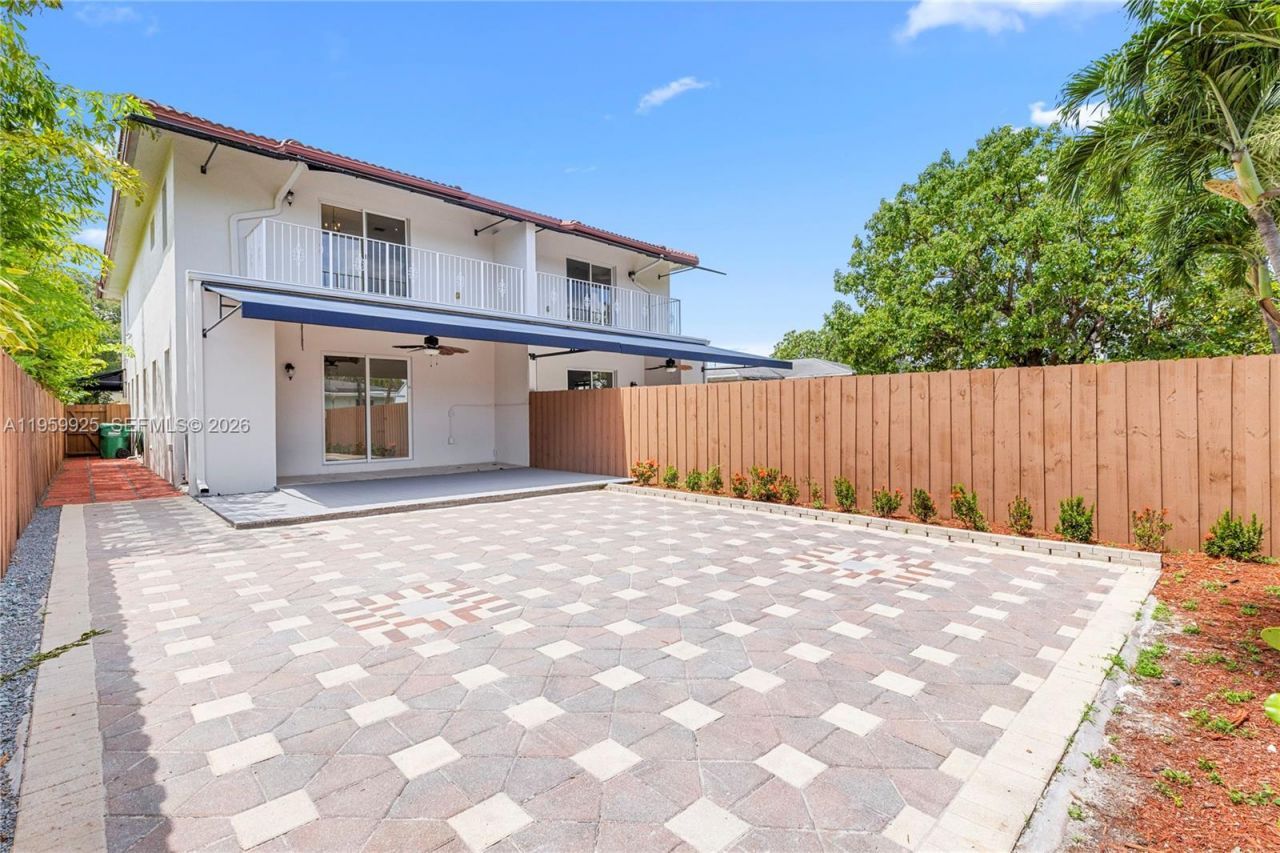 4025 SW 10th St, Miami, FL 33134 Photo