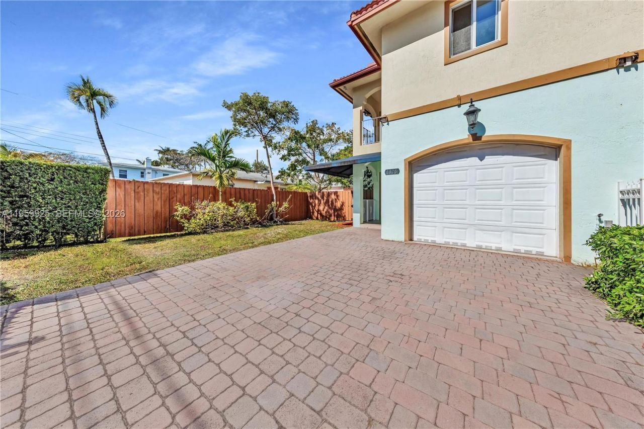 4025 SW 10th St, Miami, FL 33134 Photo