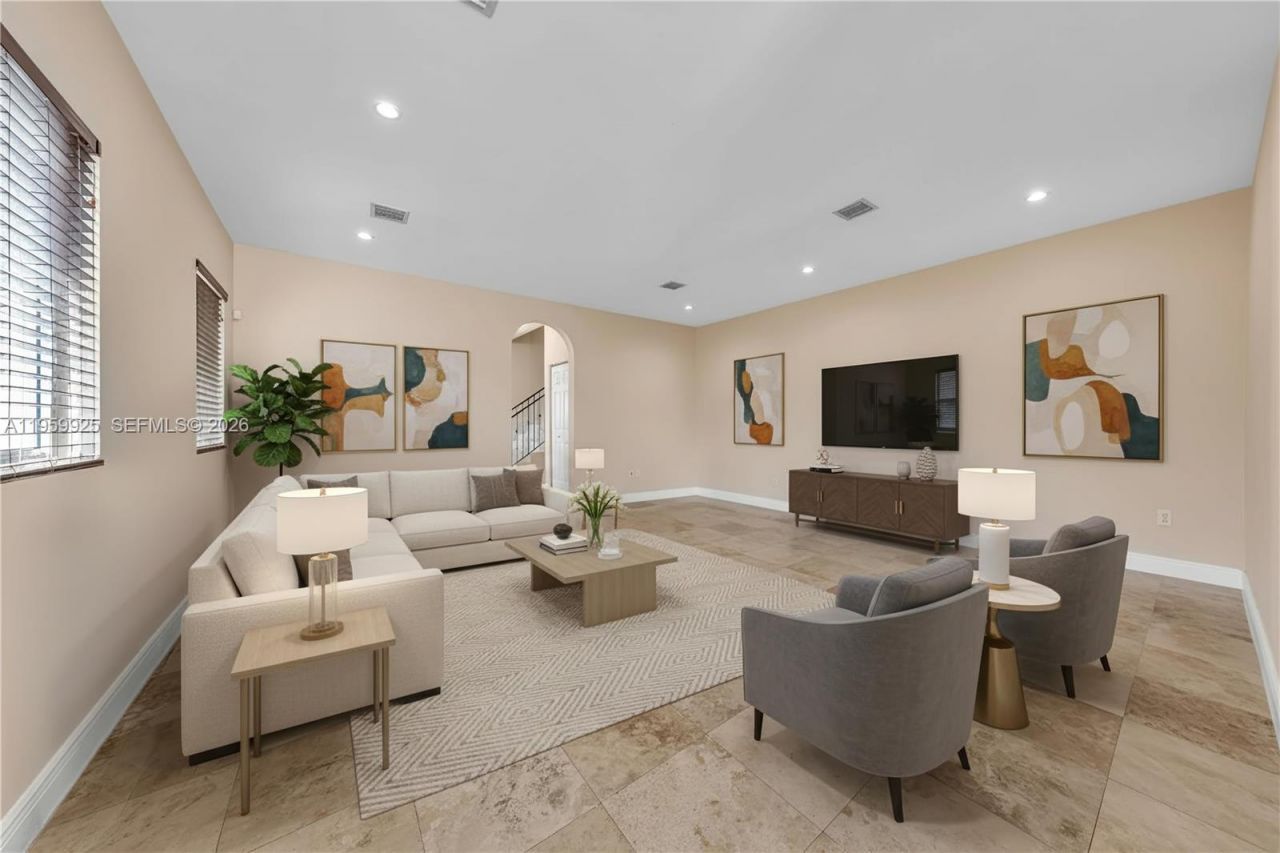 4025 SW 10th St, Miami, FL 33134 Photo