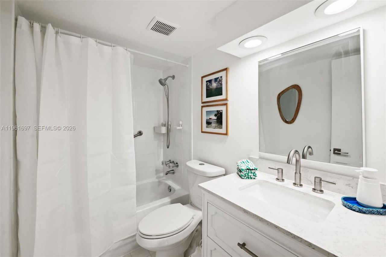 6886 N Kendall Dr , Unit D102, Pinecrest, FL 33156 Photo