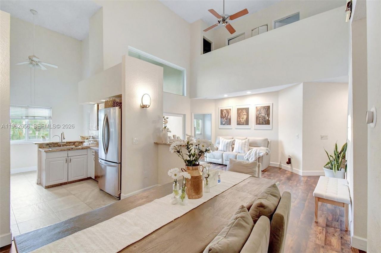 16339 Malibu Dr, Unit 22, Weston, FL 33326 Photo