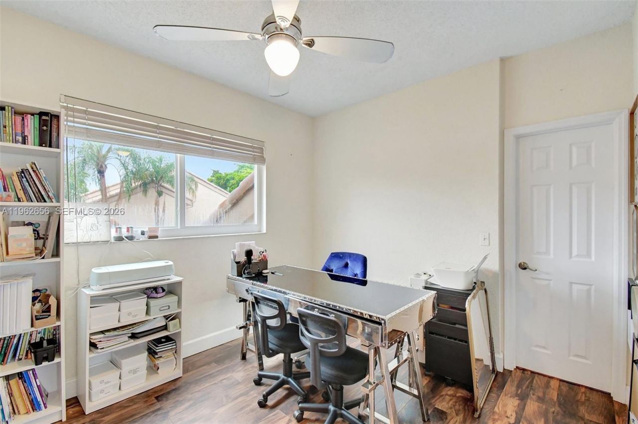 16339 Malibu Dr, Unit 22, Weston, FL 33326 Photo